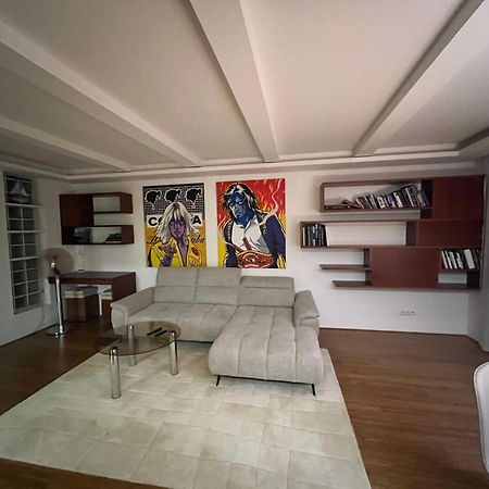 Old Town Apartment Братислава Екстер'єр фото