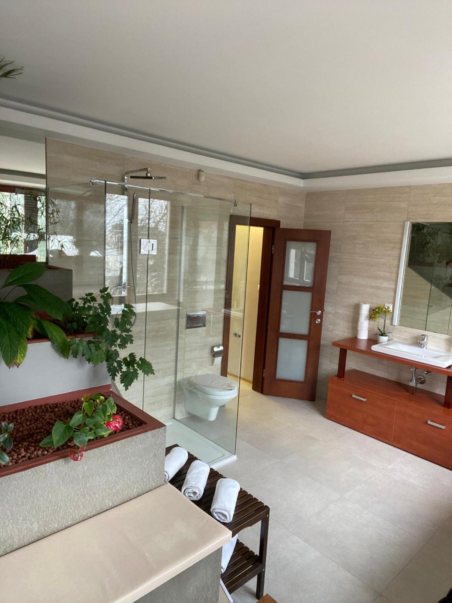 Old Town Apartment Братислава Екстер'єр фото