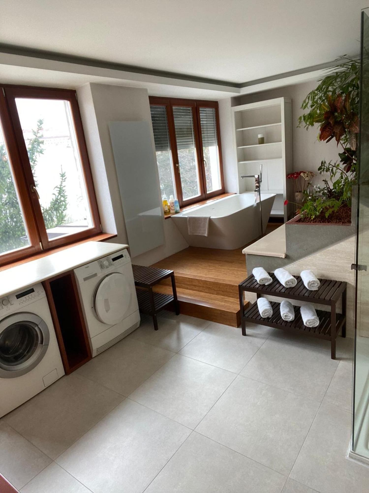 Old Town Apartment Братислава Екстер'єр фото