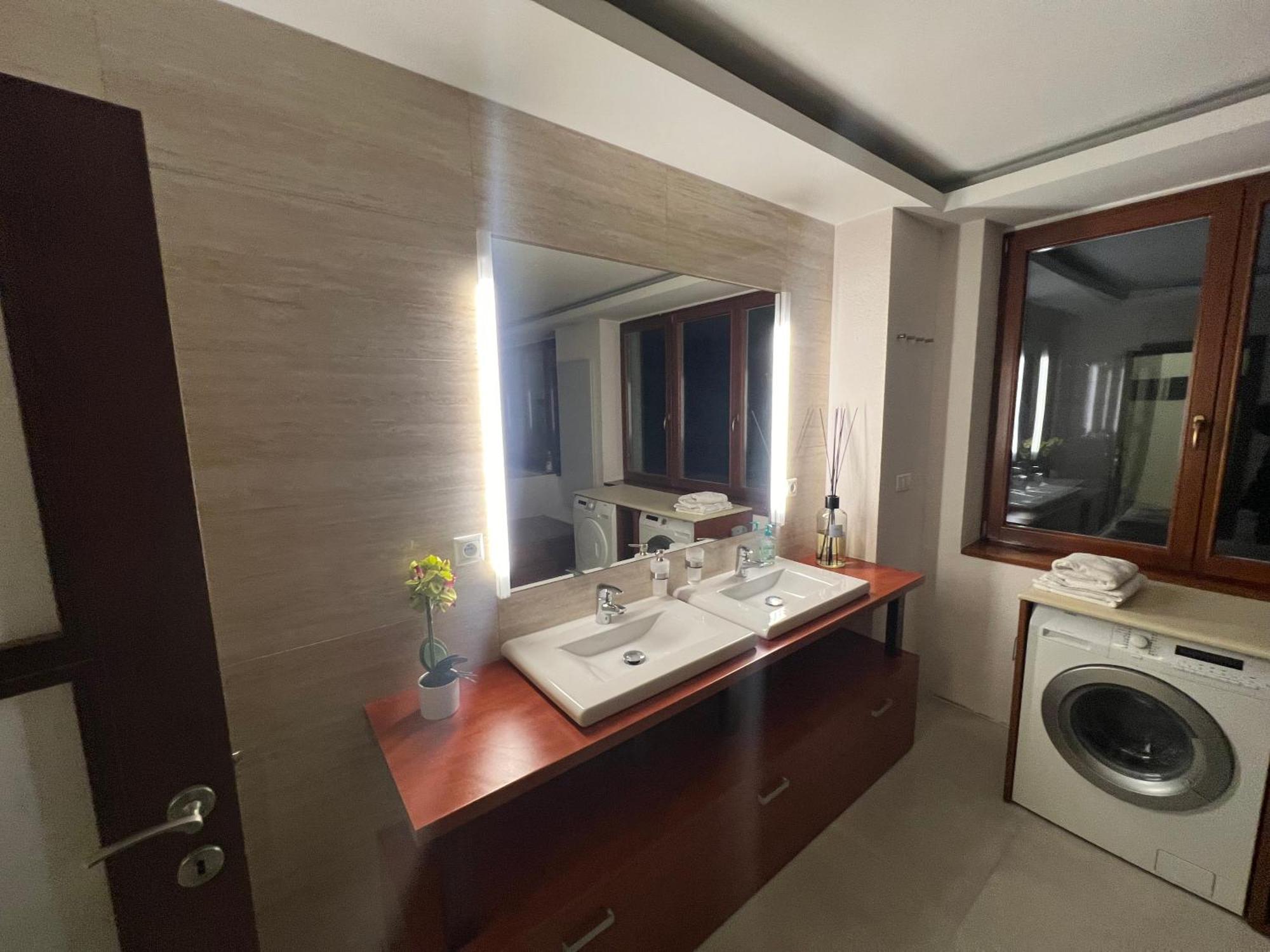 Old Town Apartment Братислава Екстер'єр фото
